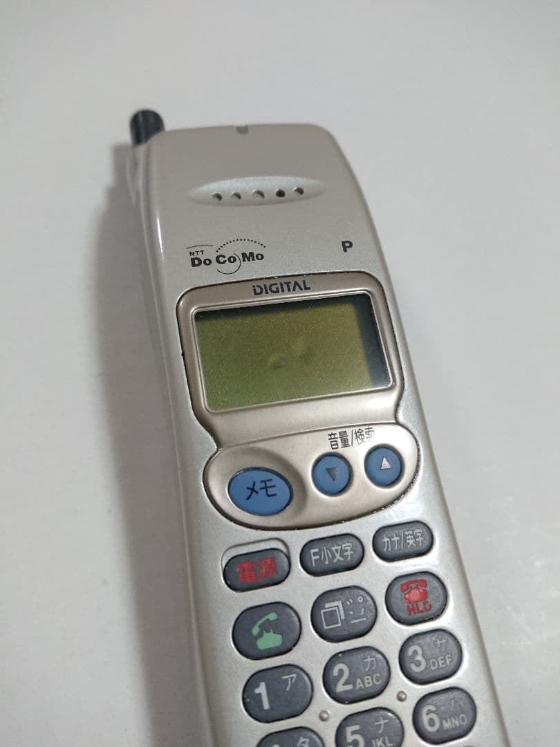 【平成レトロ】ドコモガラケー ドコモP101 シャンパンゴールド 予備パーツ付き