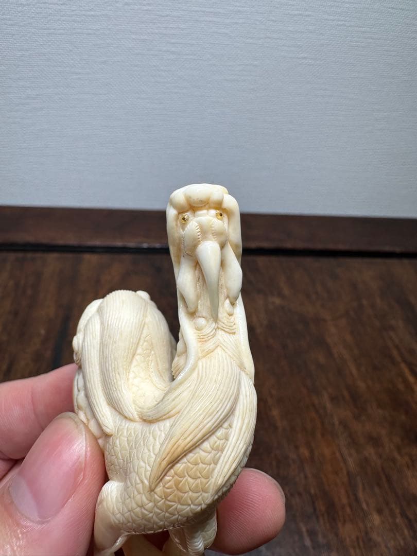 キリン麒麟　緒締　根付　提げ物　牙彫　天然材質　置物　骨董古美術 ねつけ