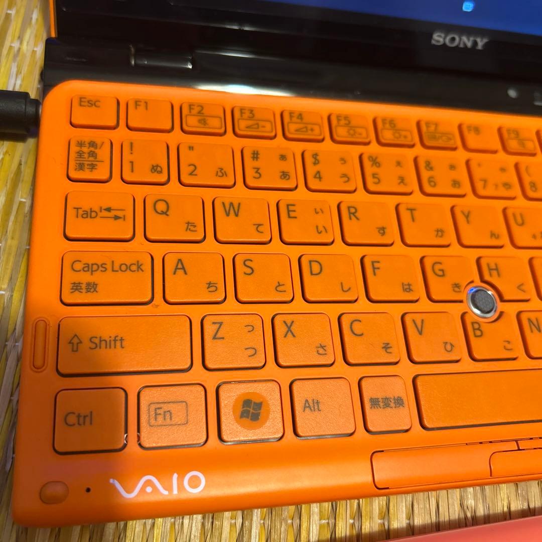 SONY VAIO オレンジ　ノートPC VPCP11AKJ