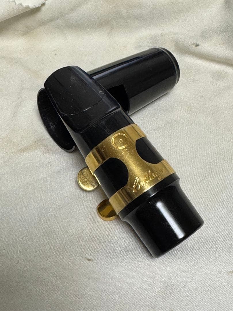 Bullseye ブルズ　アルトサックス用リガチャー