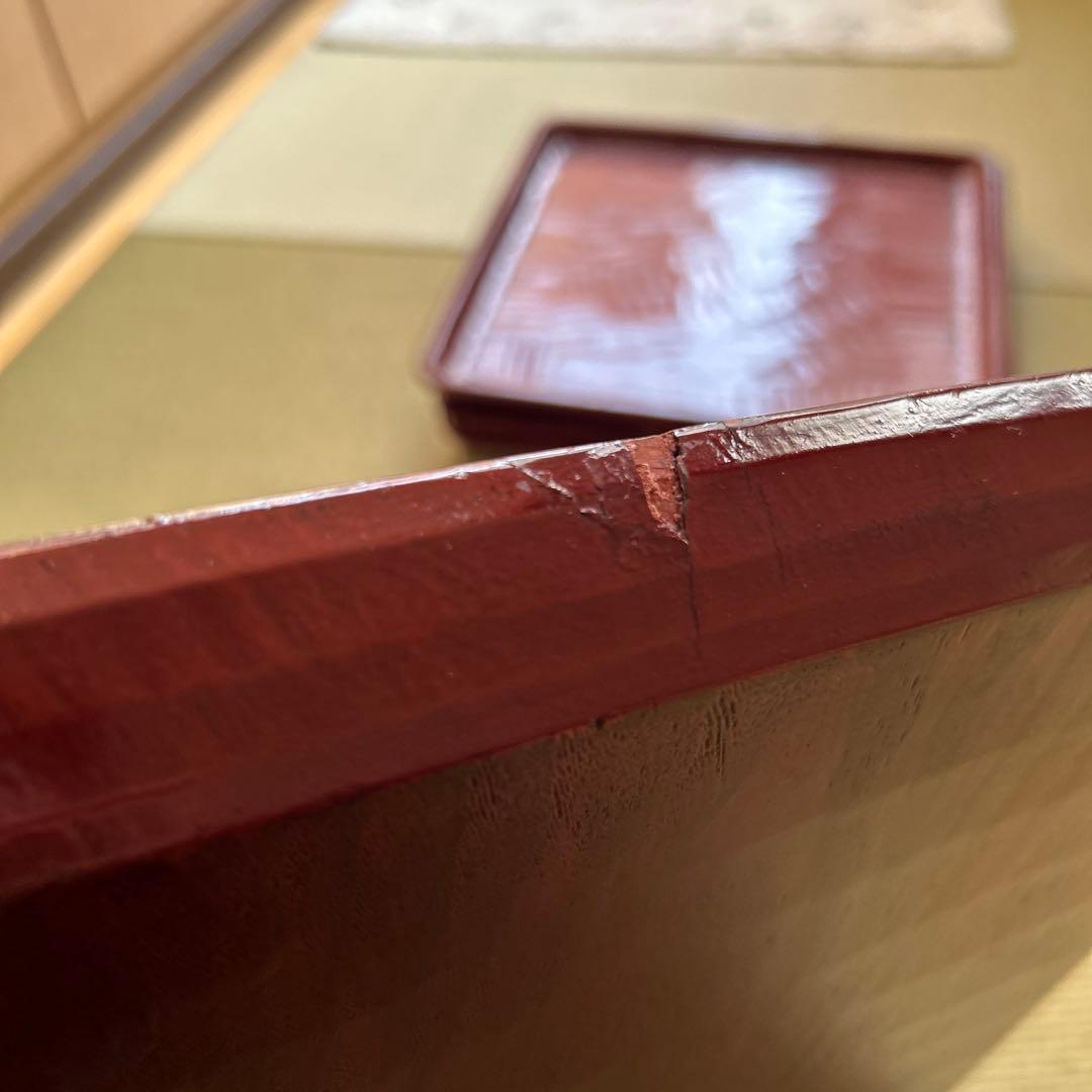 木製赤色彫刻模様の盆 4枚セット