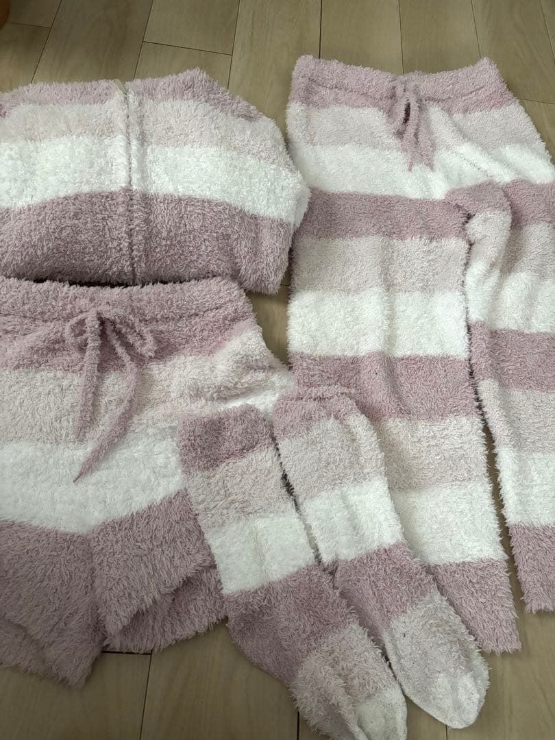 週末限り 美品 ジェラピケ フリース ストライプ ルームウェアセット