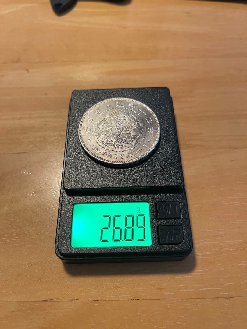 新1円銀貨　明治14年　日本近代貨幣　旧貨幣　古銭　一円銀貨　１圓銀貨　一圓銀貨