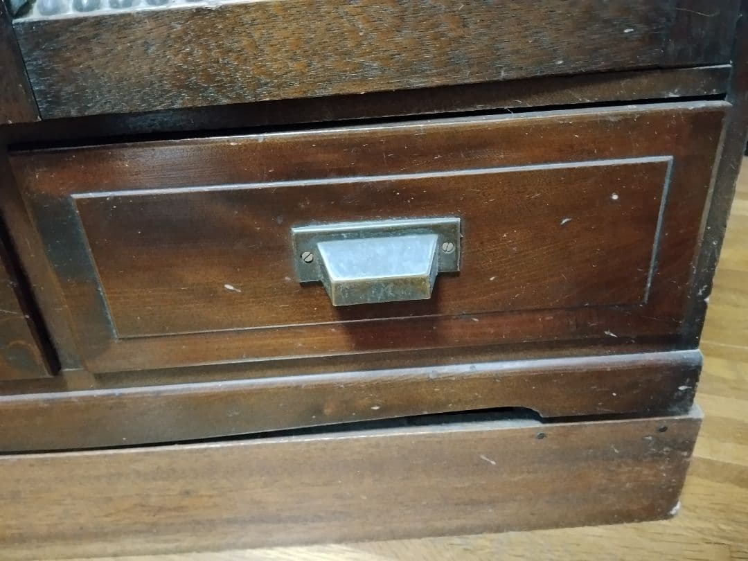 アンティーク レトロ 木製ガラス扉キャビネット 引き出し付き 本棚 食器棚