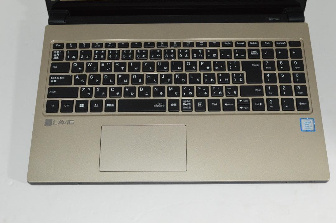 ゴールドLAVIE第8世代Corei7/32G/SSD1TBバッテリー良好
