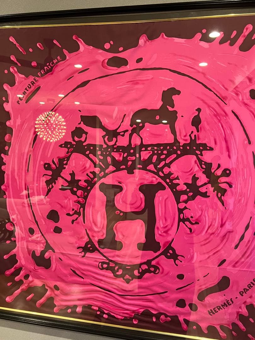 エルメス アートフレーム ピンク Hのロゴ　2/8までの出品