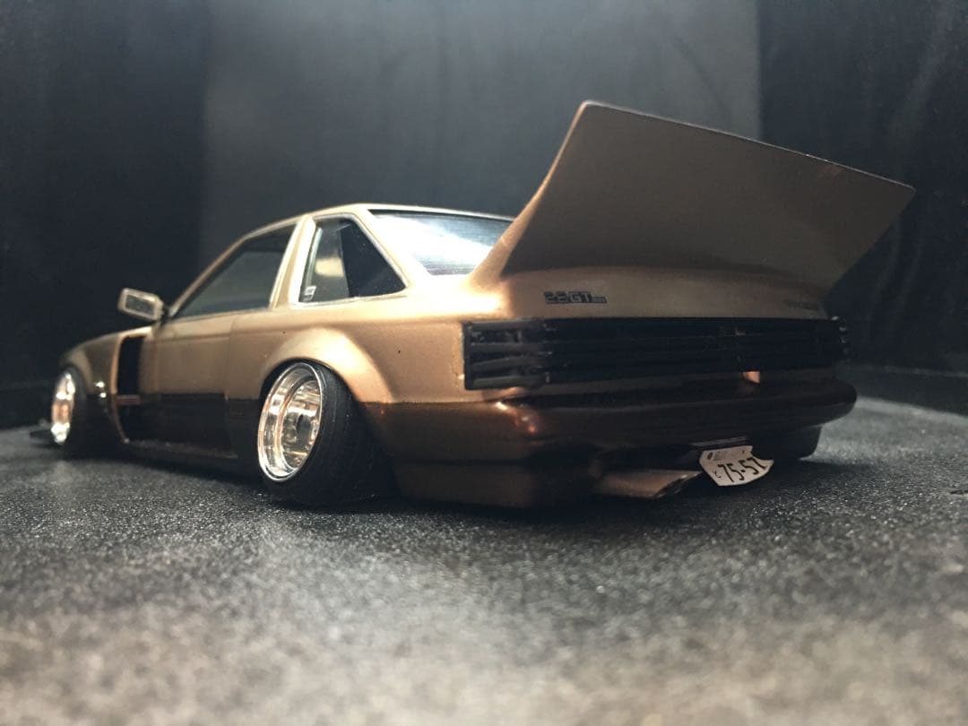 旧車プラモデル完成品1／２４　10ソアラアオシマ