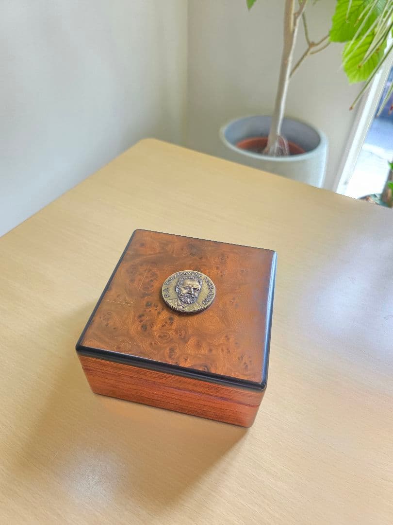 REUGE　ディスクオルゴール　ドーム型クルミ象嵌箱　17枚ディスク付