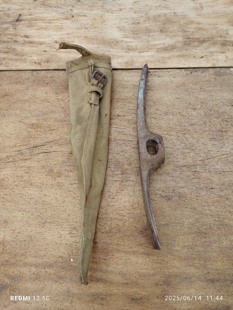 ツルハシ　十字鍬