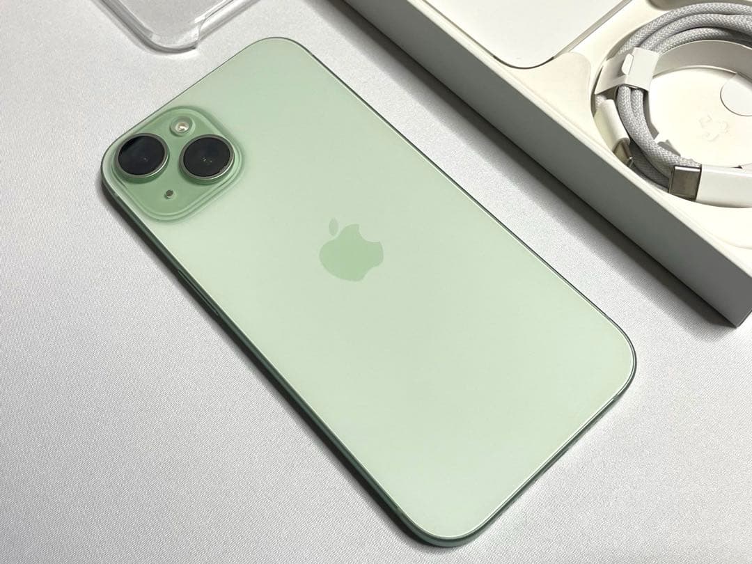iPhone15 256GB グリーン 付属品(ケース)多数！美品！SIMフリー