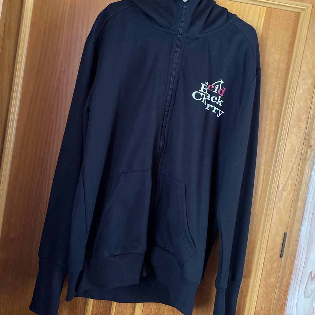 入手困難品Acid Black Cherry限定パーカー