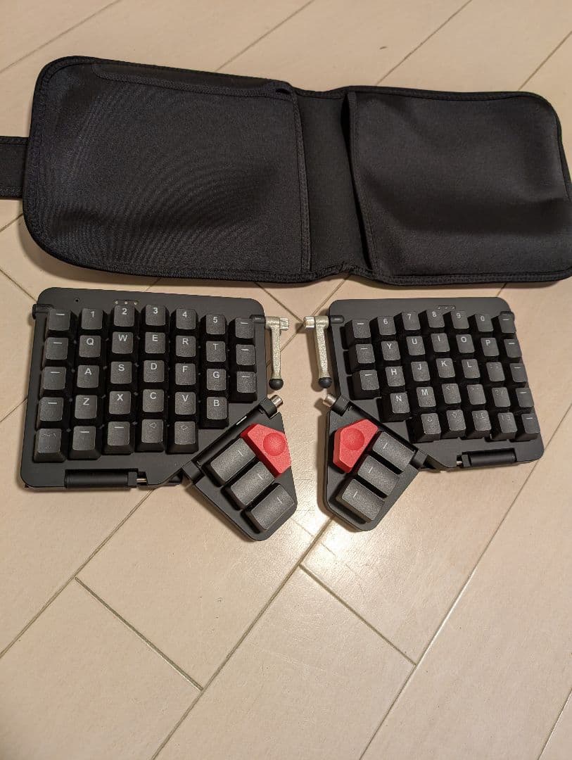 ZSA Moonlander Mark I 分割型プログラミングキーボード 銀軸