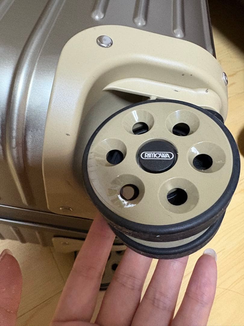 最終値下げ❣️リモワRIMOWAトパーズ　チタニウム　67L