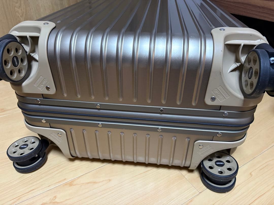 最終値下げ❣️リモワRIMOWAトパーズ　チタニウム　67L