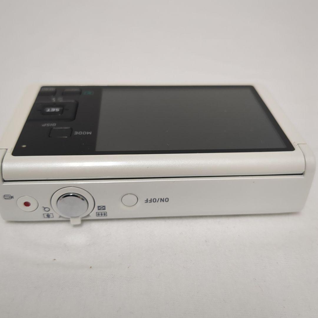 CASIO カシオ　EXILIM EX-ZR70 ホワイト　自撮り