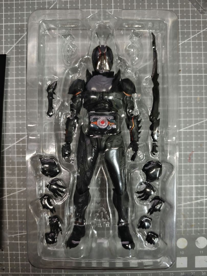 S.H.Figuarts 仮面ライダー セイバー、black sun、デモンズ