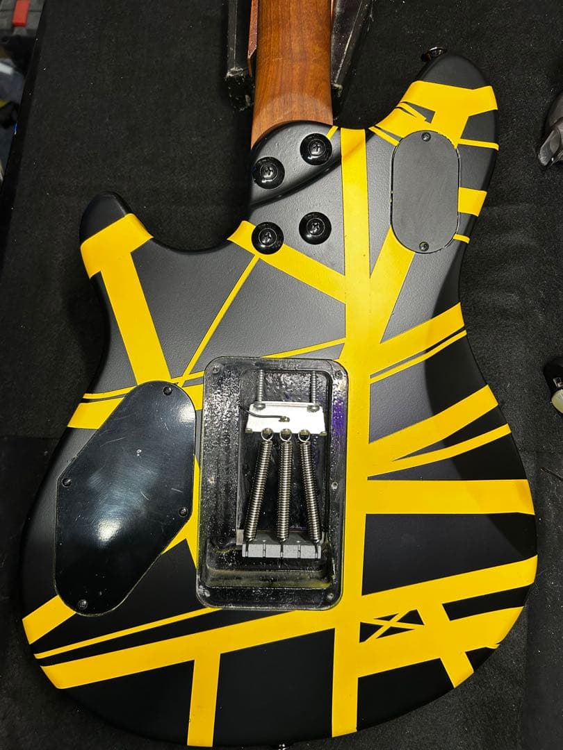 EVH Wolfgang STD.をベースにbumblebeeリフィニッシュ！