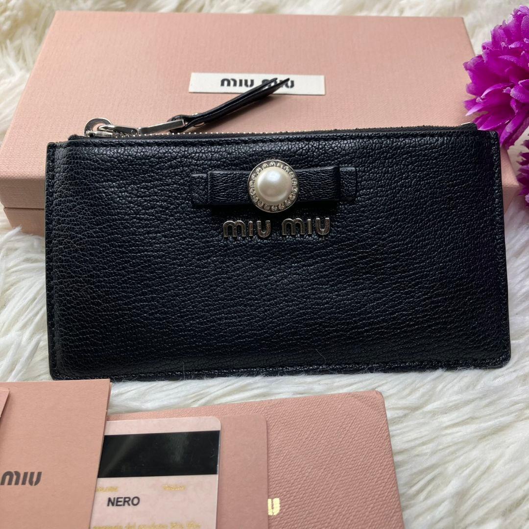 【極美品】miumiu フラグメントケース カード入れ リボン パール ブラック