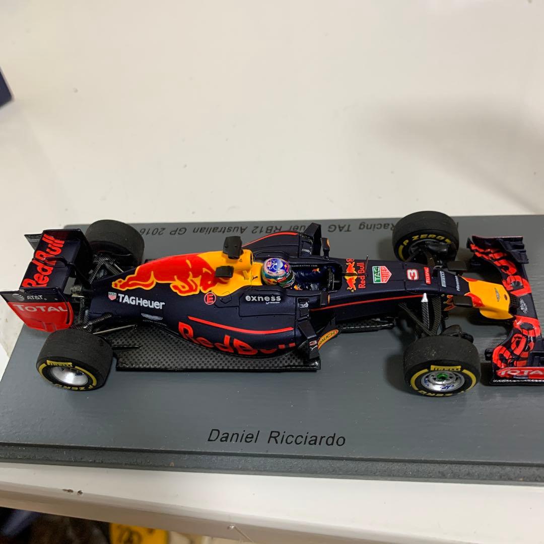 F1 2016 ニコ・ロズベルグ ミニカー