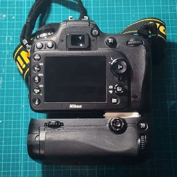Nikon ニコン D7200 バッテリーグリップ付き