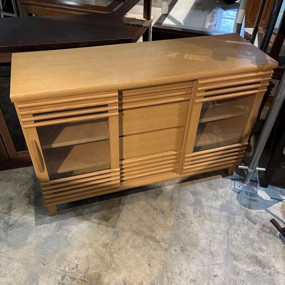 木製スリットデザインキャビネット