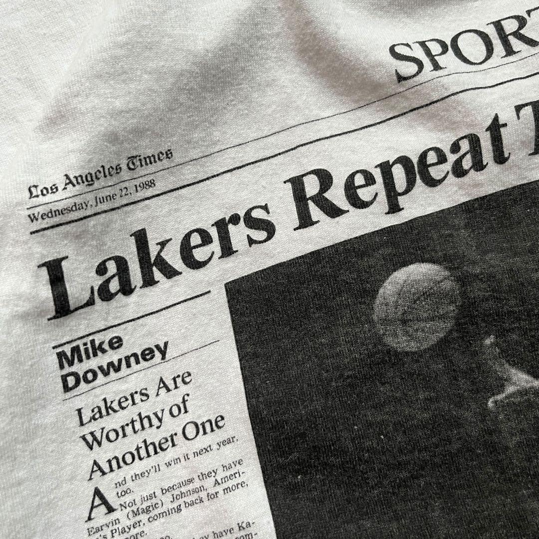 【80s】USA製NBAレイカーズ ニュースペーパーTシャツ　シングルステッチ