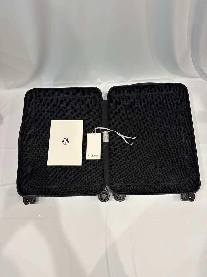 中古品RIMOWAリモワ×PORSCHEポルシェホワイト キャリーケース32L