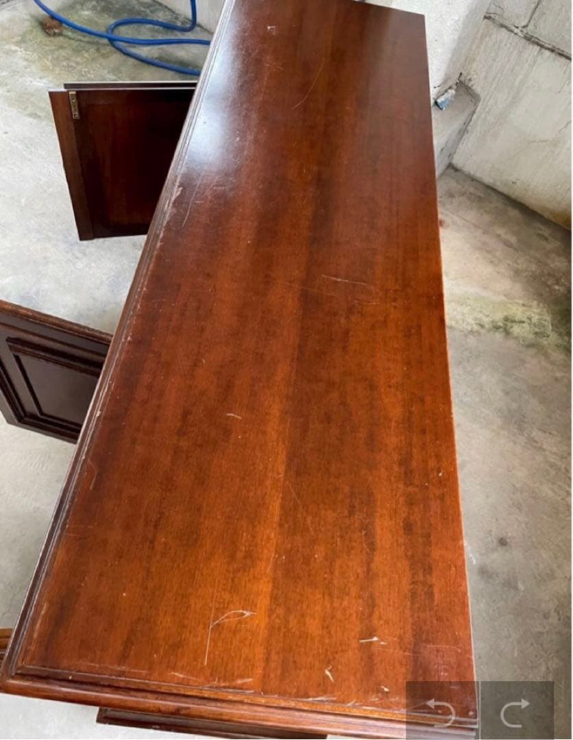 イギリス製　丸脚　高級　サイドボード　　キャビネット