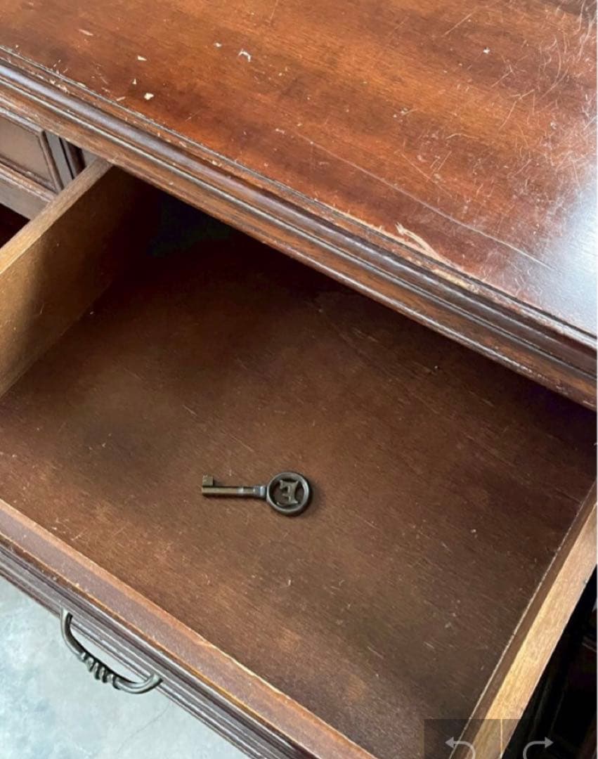 イギリス製　丸脚　高級　サイドボード　　キャビネット