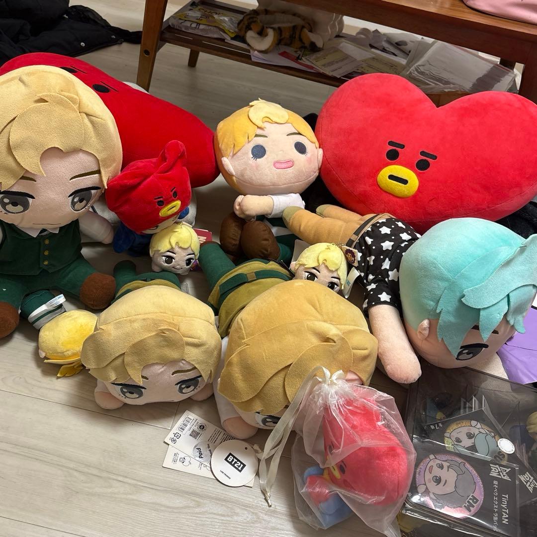 Btsの アルバム、ぬいぐるみ、カード、うちわ諸々まとめ売り