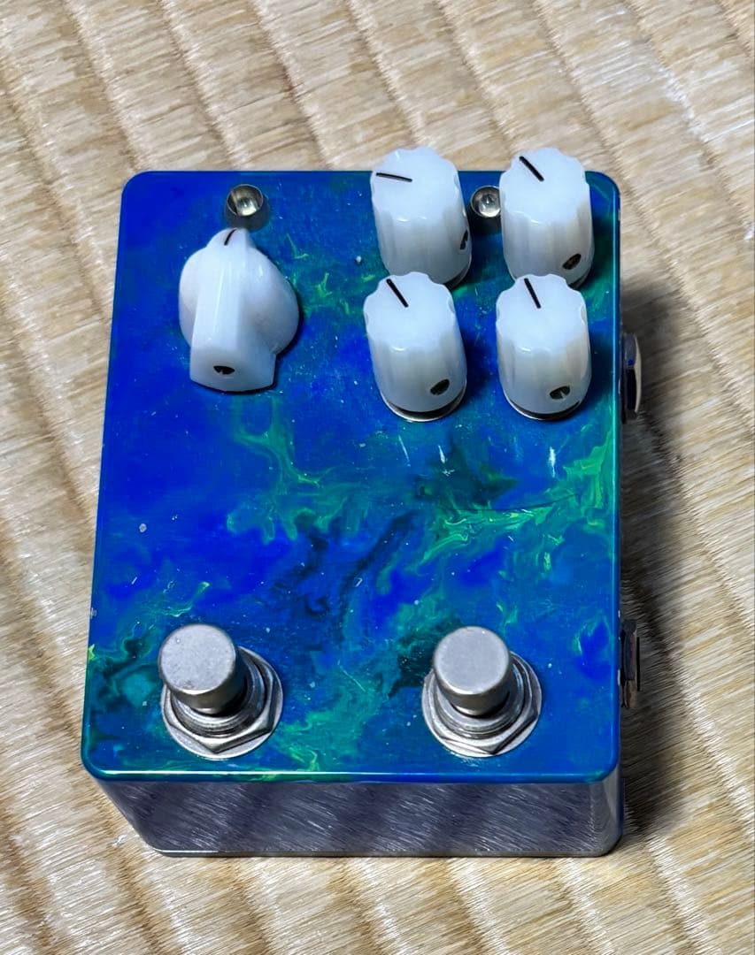 ギターエフェクター 青と緑のマーブル模様