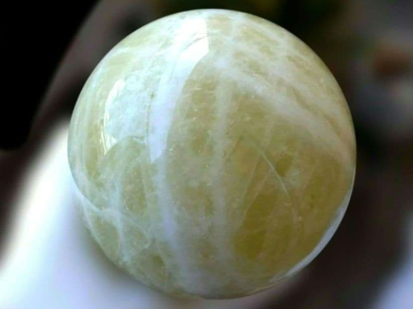 【割引特価】シトリンクォーツ 黄水晶 丸玉 スフィア 2.5Kg 木製台座付き！